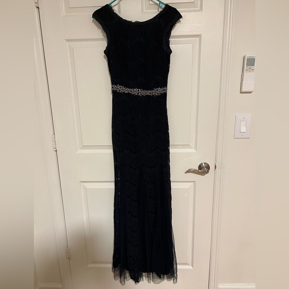 Betsy & Adam Navy Blue Lace Long Evening Gown Dress With Beaded Waist Size 4
